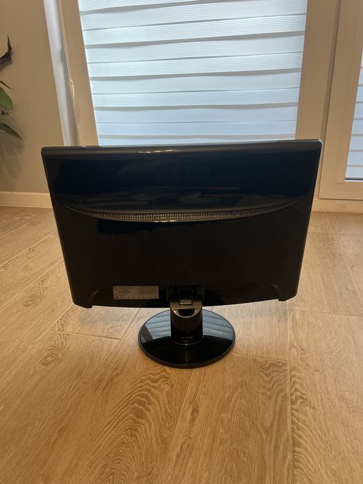 LG Flatron W2252TQ