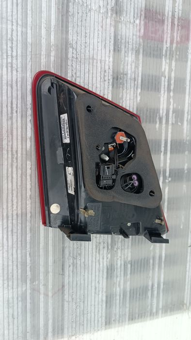 Vendo farolim esquerdo de mala do Mercedes W 212 ano 2009/16