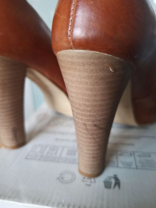 Szpilki 36 skórzane