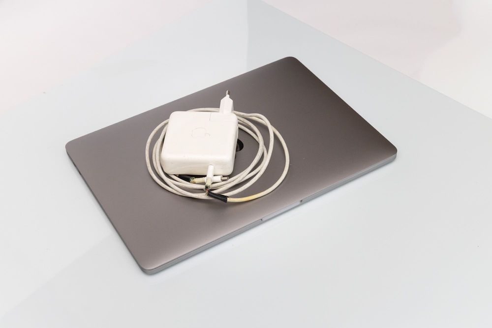 MacBook Pro 13" (2016) Touchbar 2.9GHz i5 / 500GB SSD