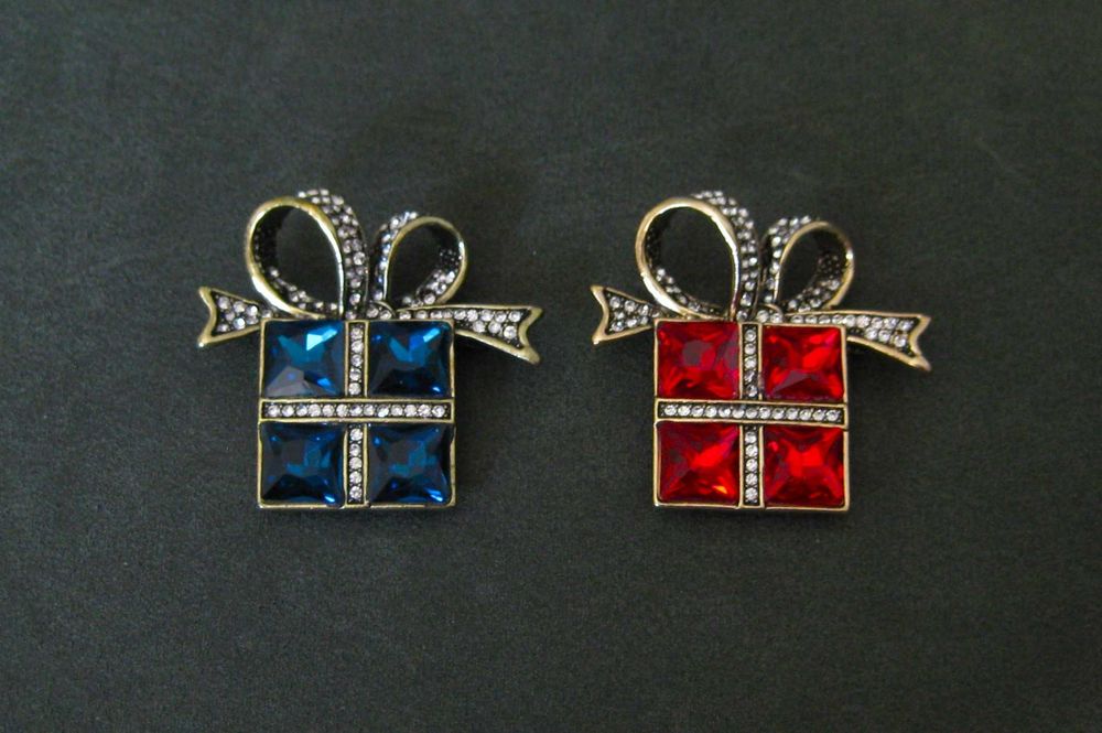 Alfinete / Broche / Pregadeira Presente c/ Laço Vermelho NOVO
