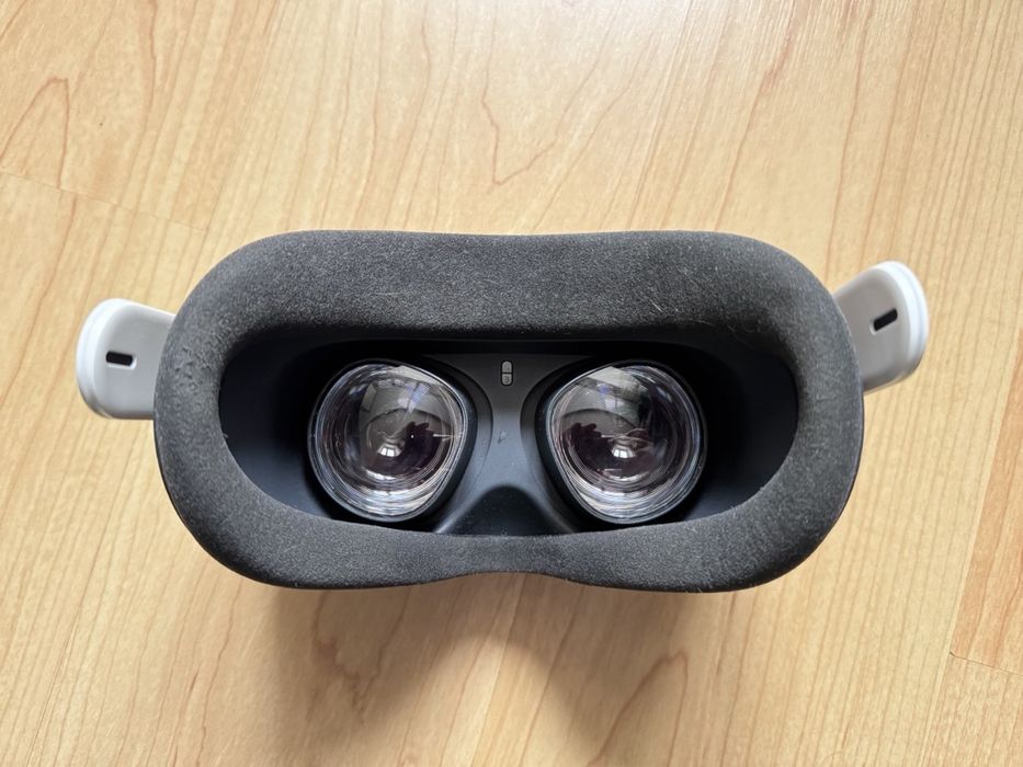 VR-гарнітура Oculus Quest 2 з 128GB