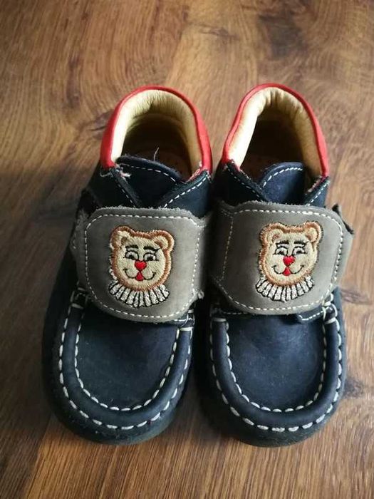 nowe solidne włoskie buty skórzane r.21