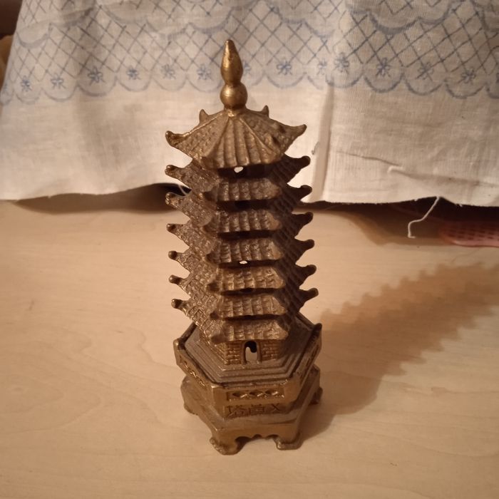 Продам статуэтку