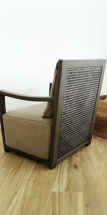 Cadeirão, poltrona, puff, sofá.