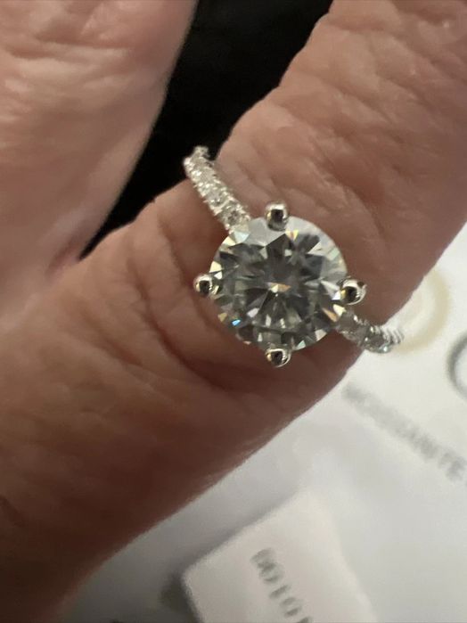 Гарна стильна каблучка