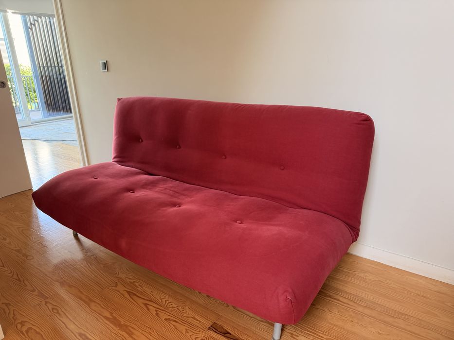 Sofá-Cama Clic-Clac Vermelho (3 Lugares) – Usado em Bom Estado