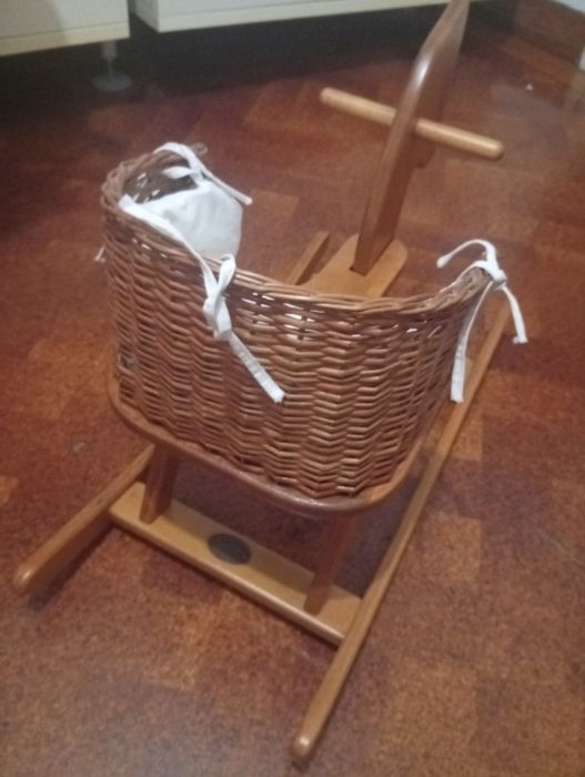 Cavalo de Baloiço Moulin Roty em Faia – Vintage Restaurado