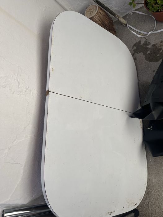 Mesa usada com tampo de mármore