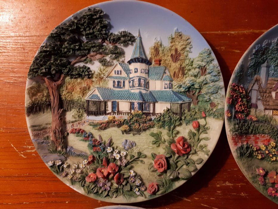 Colecção de 6 quadros redondos em relevo