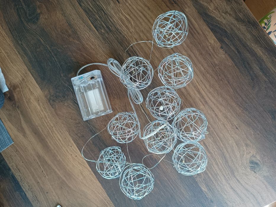 Lampki na baterie srebrne kule