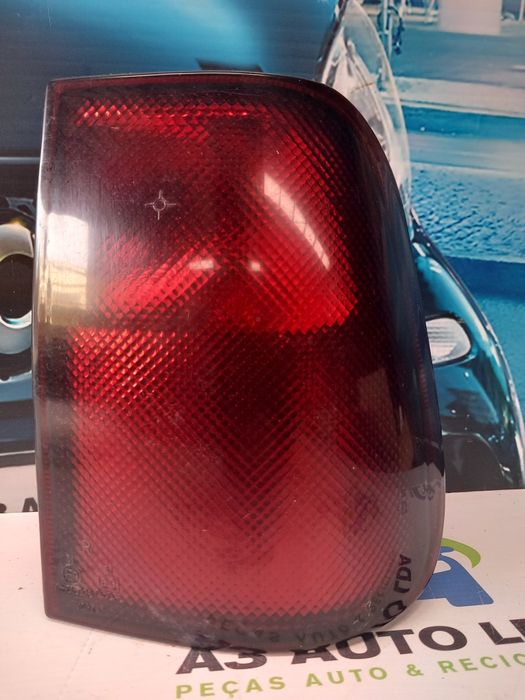 Farolim direito Nissan Terrano Ford Maverick