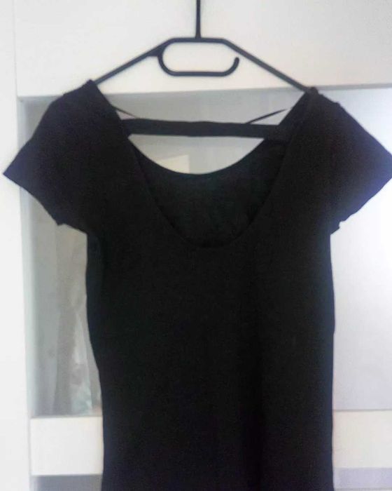 Bluzka t shirt czarna z aplikacjami dekolt na plecach Efektowna M