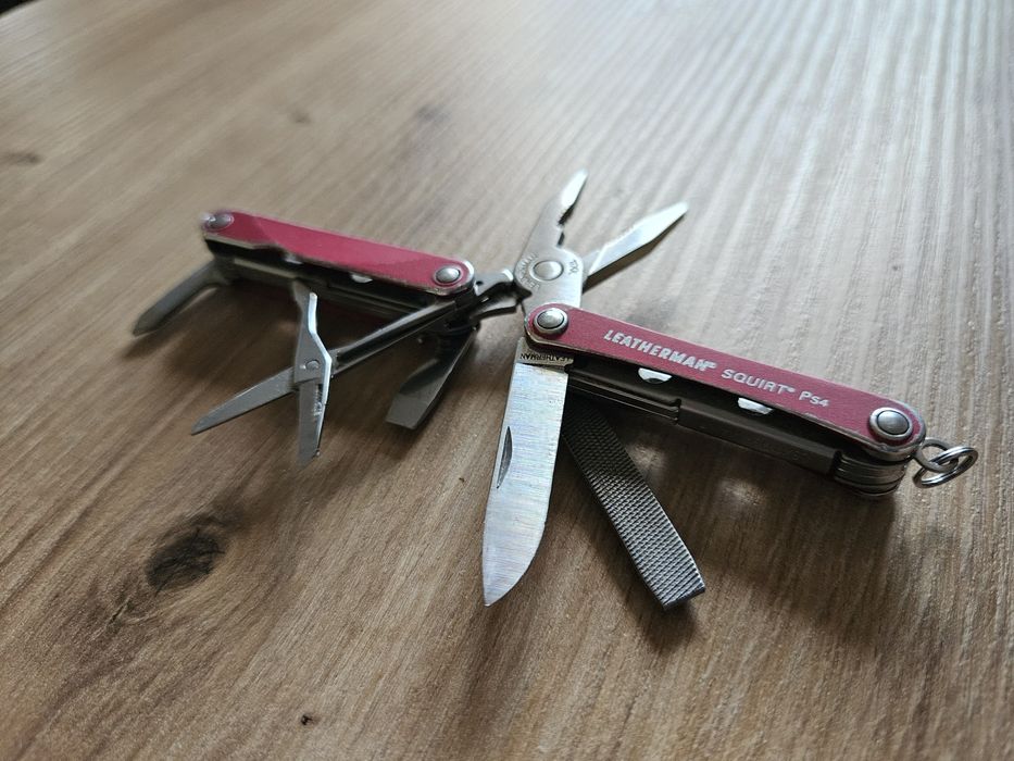 Multitool leatherman squirt ps4