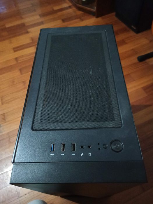 Vendo PC Gaming usado, em bom estado geral e sempre bem estimado