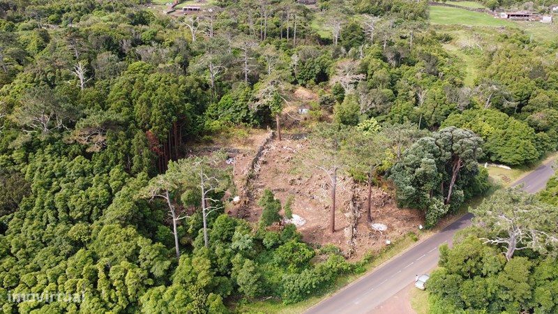 Terreno fabuloso na Prainha de cima- azores