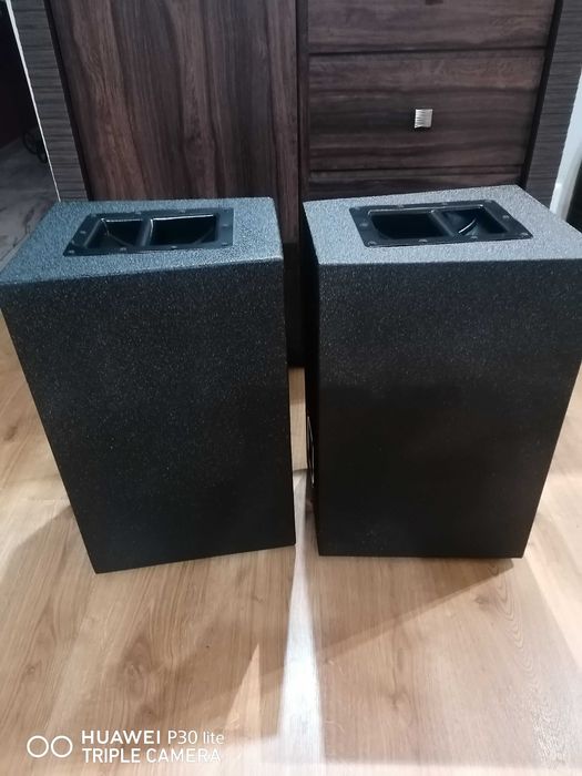 Sprzedam obudowy 10" + driver 1,4 /2  Na innej aukcji głośnik Eminence
