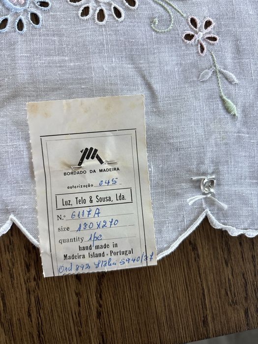 Toalha de mesa em linho com bordado madeirense c/ 12 guardanapos