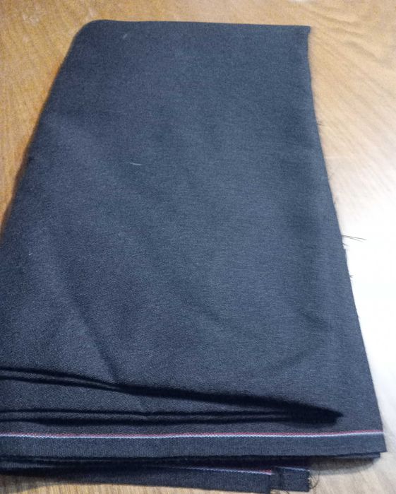 Nowy czarny materiał na spódnicę szer. 1,5 m dł. 1,8m