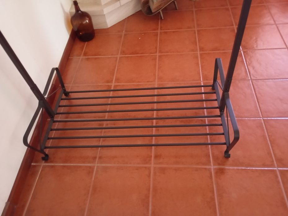 Charriot de metal preto