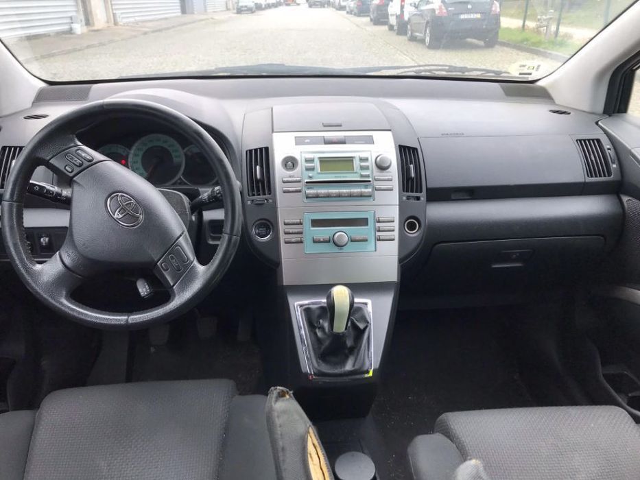 Toyota Corolla Verso 1.8 VVT-i 2005   - Para Peças