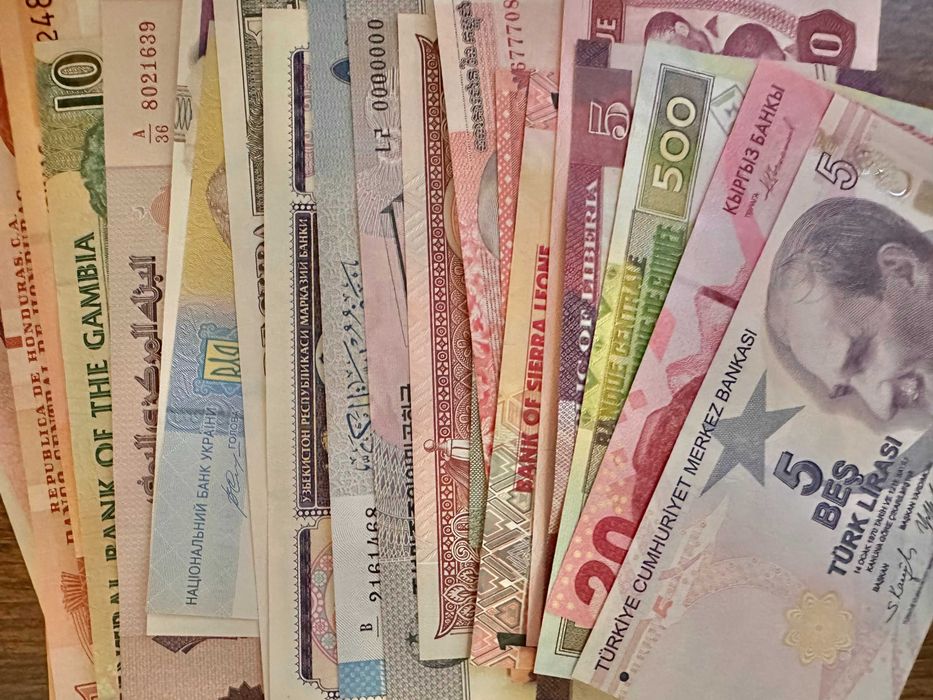 Lote de 25 Notas Mundiais Diferentes L9 - Novas UNC 25 Paises diferentes