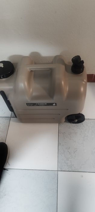 Reservatório de Água 28L com rodas