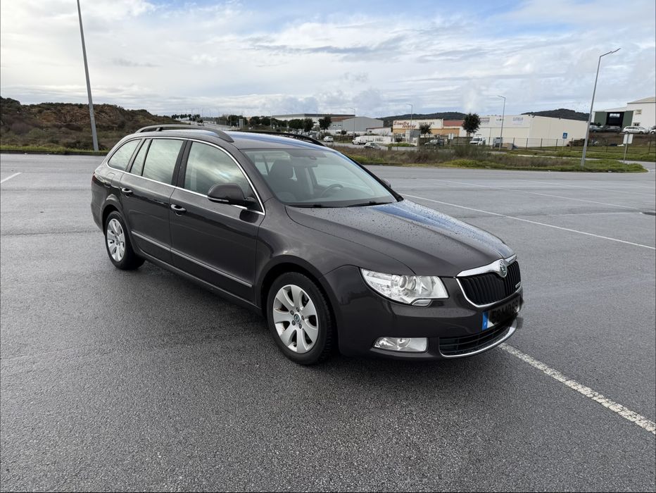 SKODA SUPERB SW 118000 kms 2011 1 registo