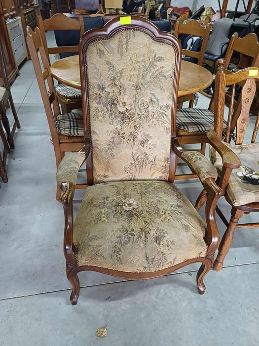 Stylowy fotel Ludwikowski