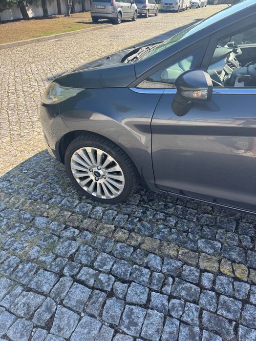 Ford fiesta titanium foto 5