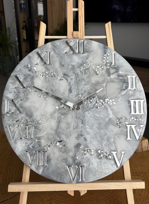 Zegar ścienny  z żywicy