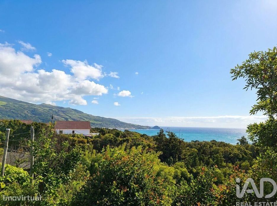 Casa / Villa T1 em Lajes do Pico de 84 m2