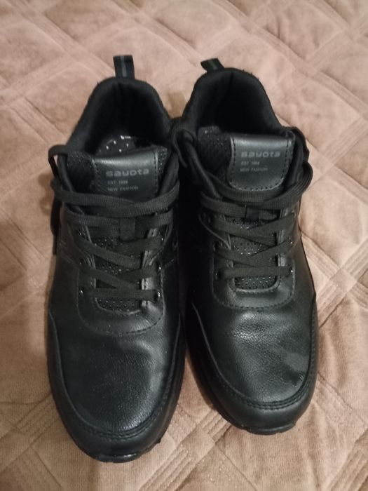 Кросівки для підлітка