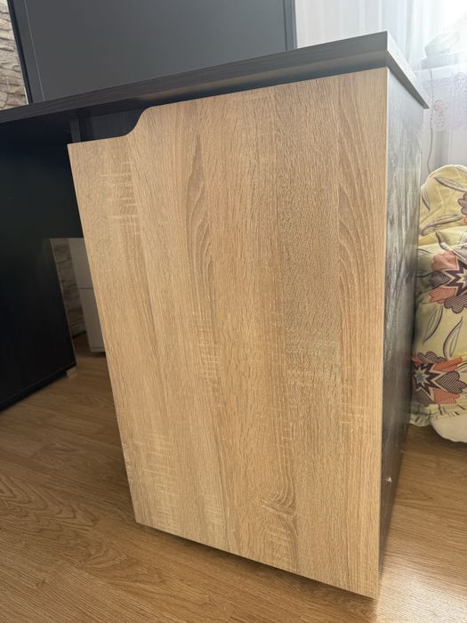 Якісний письмовий стіл стан нового