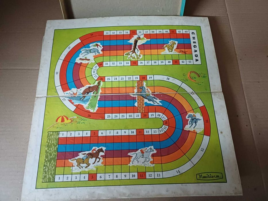 Jogo Corrida de Cavalos - Nedina - Completo com Manual e Peças