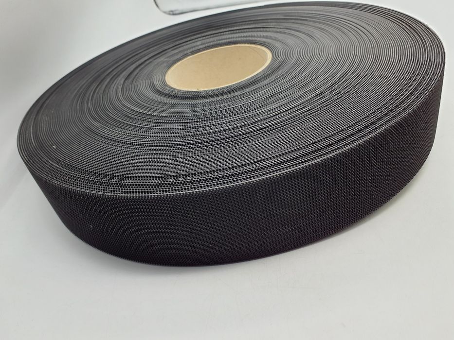 Taśma czarna plastik szer.5 cm.