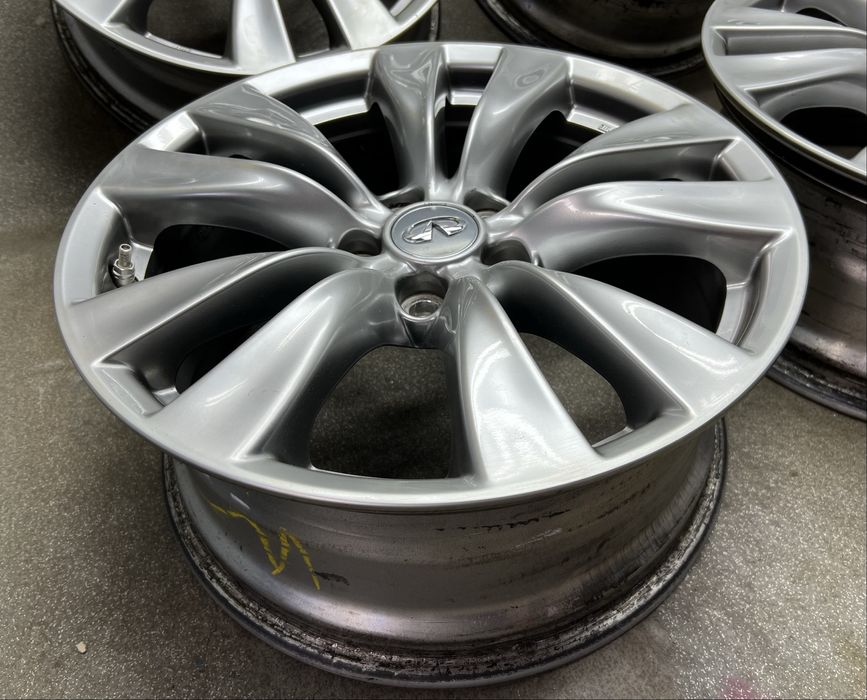 Диски R18 5 114.3 et43 J8 Оригінал Infinity q50 q60 q70 nissan