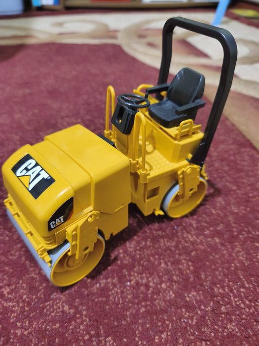 Дитячий каток фірми САТ