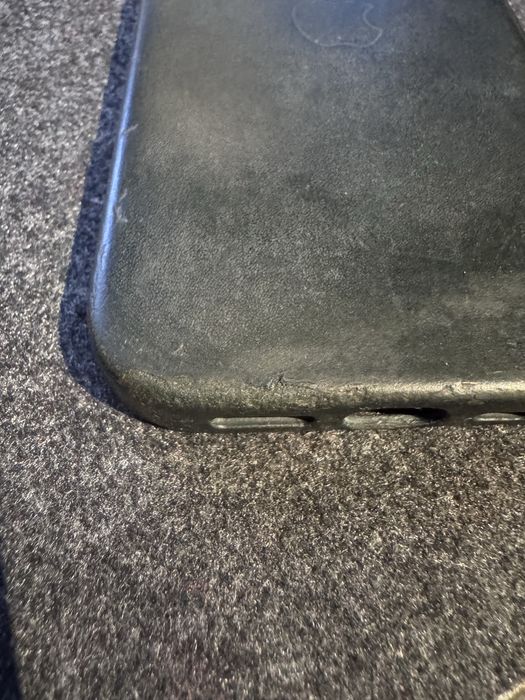 Capa couro iPhone 14 Pro Original usada