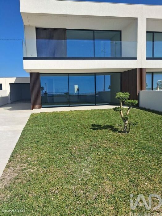 Moradia geminada T4 em Esposende, Marinhas e Gandra de 188,5 m2