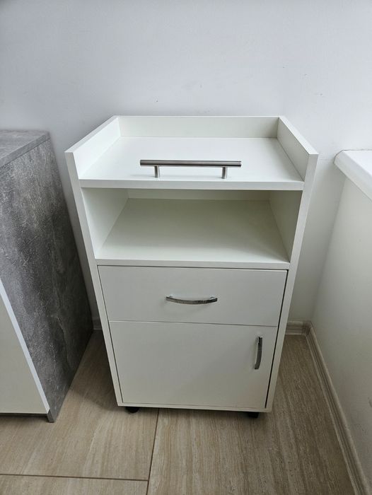 Тумба, столик на колёсиках косметологическая