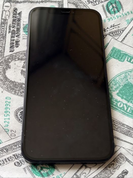Продам iPhone 12 / 64