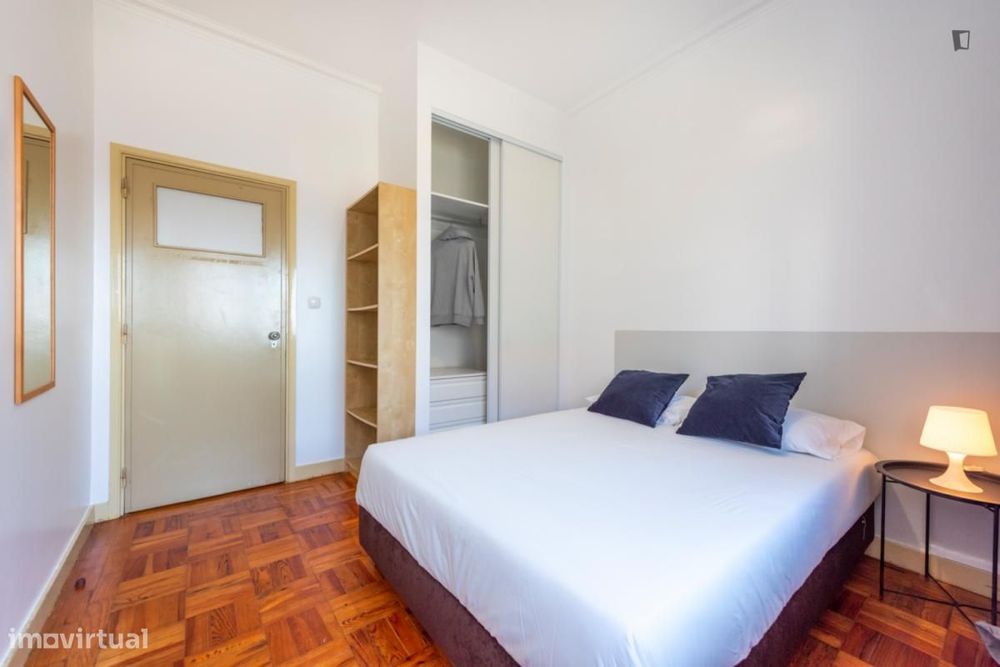 Quarto - localizado em Montes Claros Coimbra