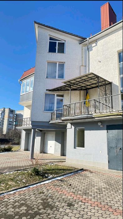 Продаж дворівневої квартири