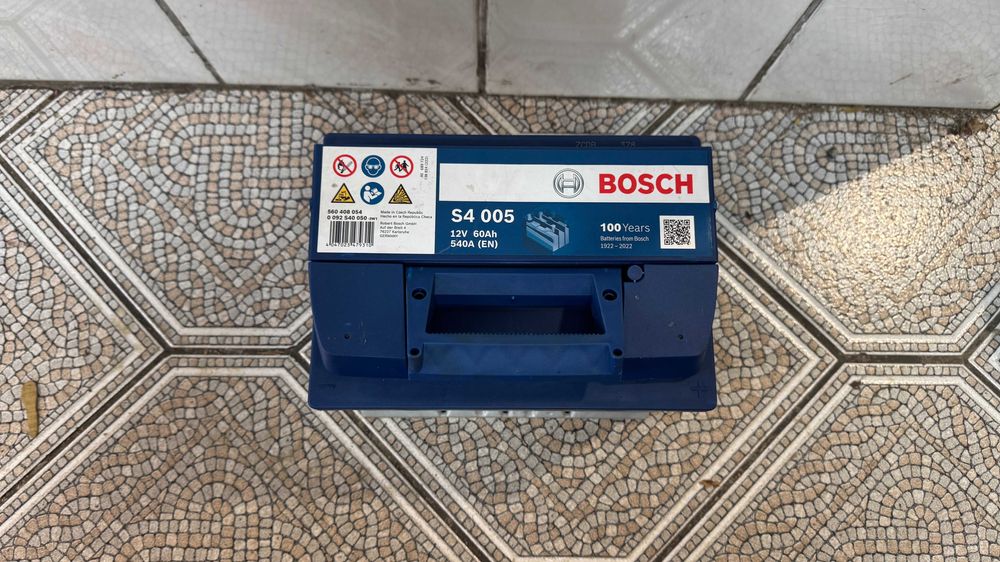 Akumulator SAMOCHODOWY BOSCH S4 60AH 540A S4005 S4 005 60 Ah