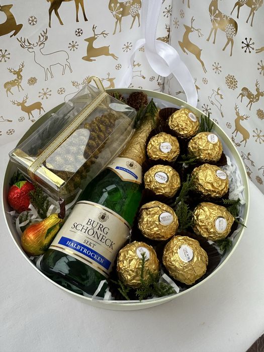 Новорічний подарунковий бокс / святковий набір