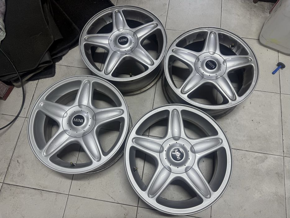 Jantes Especiais Mini R16 sem pneus