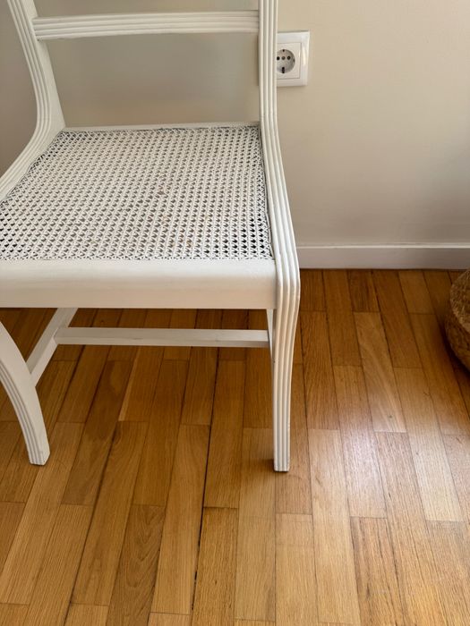 Cadeira em palhinha pintada de branco