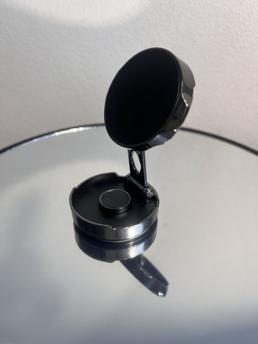 Magnetyczny uchwyt samochodowy na telefon – składany 720°