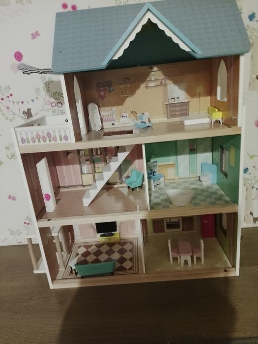 Domek dla lalek .